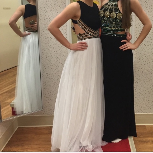 Size 3 prom dress with open back - Picture 2 of 5